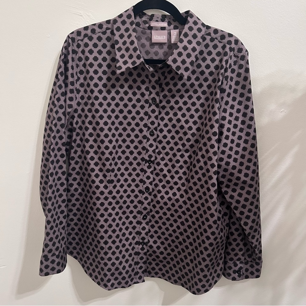 Chico’s wrinkle Resistant Oxford Long Sleeve Black Polka Dot Shirt Size 2 Large